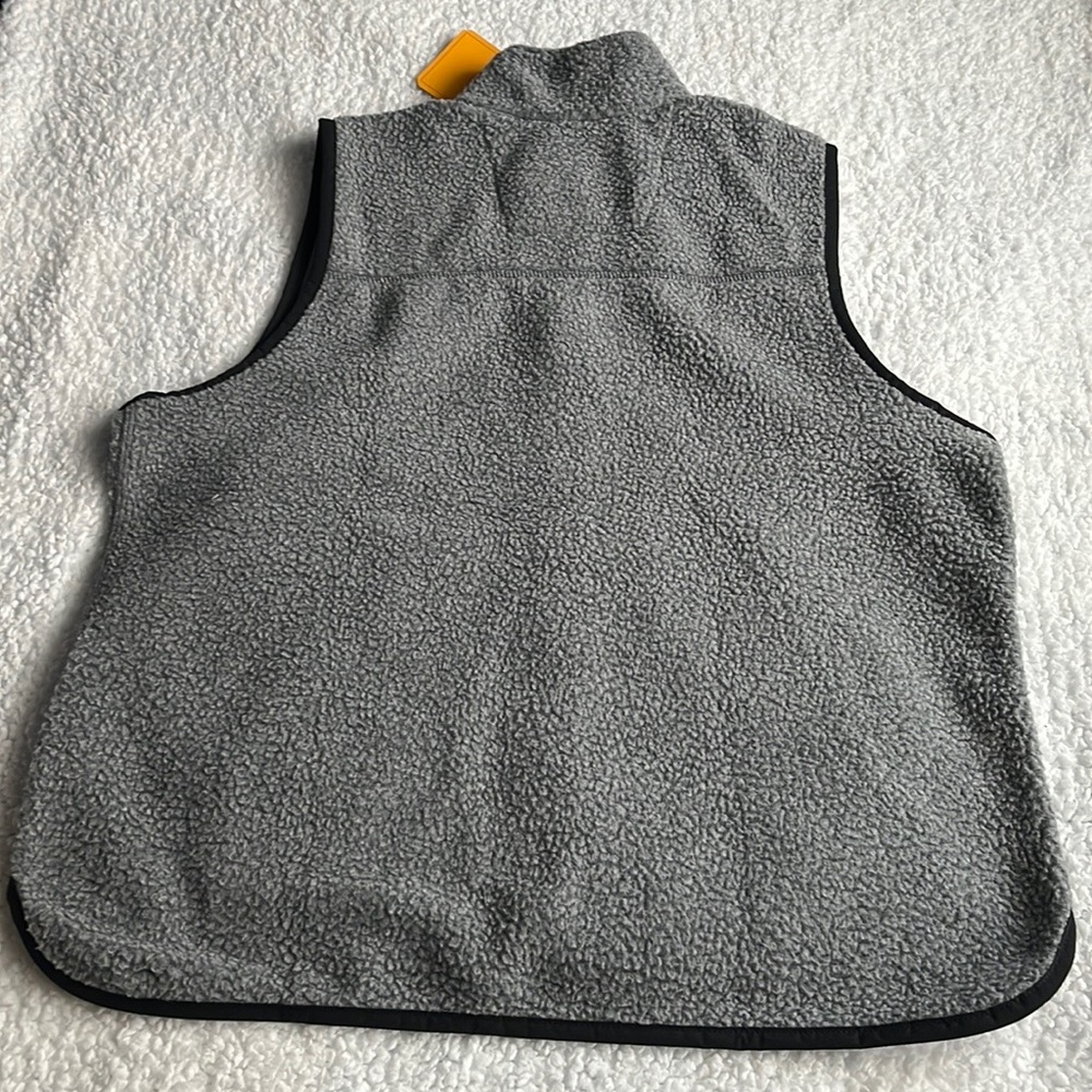 New Carhartt Vest - Picture 4 of 5